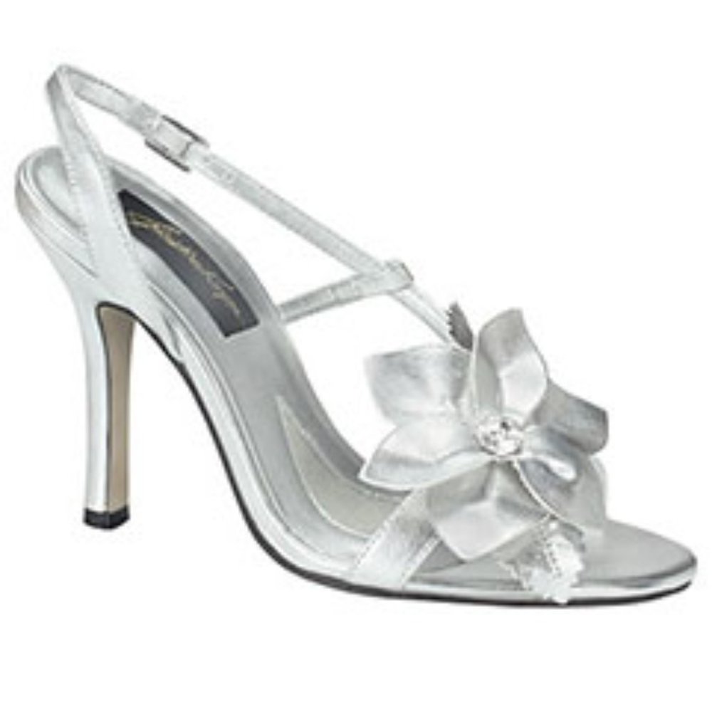 Johnathan Kayne Hawaii Silver Flower Heels